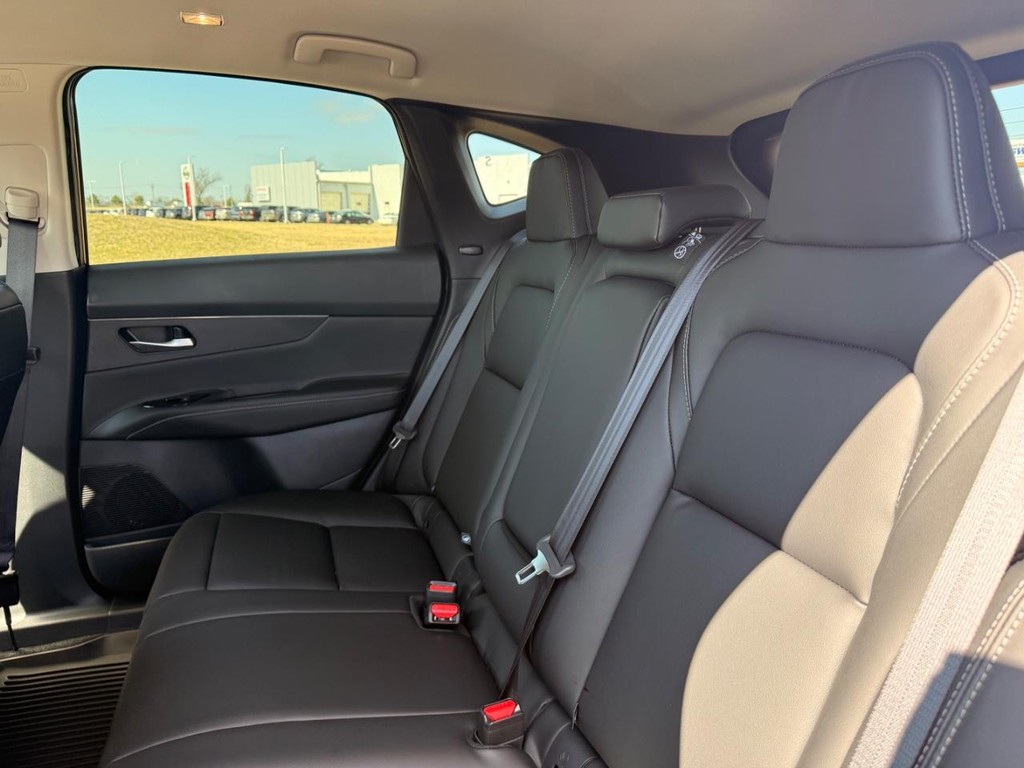 Nissan Murano Vehicle Full-screen Gallery Image 21