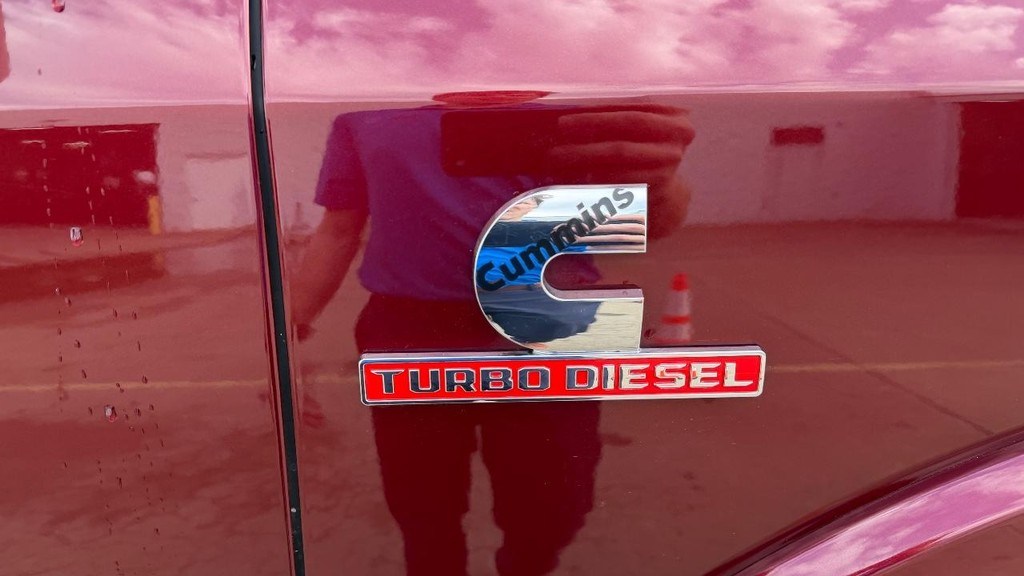 Ram 3500 Vehicle Full-screen Gallery Image 09