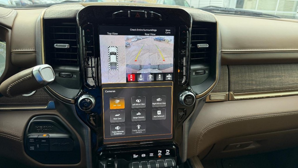 Ram 3500 Vehicle Full-screen Gallery Image 34