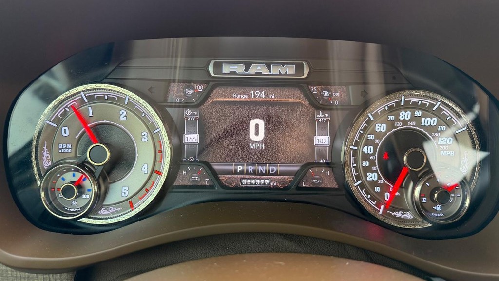 Ram 3500 Vehicle Full-screen Gallery Image 39