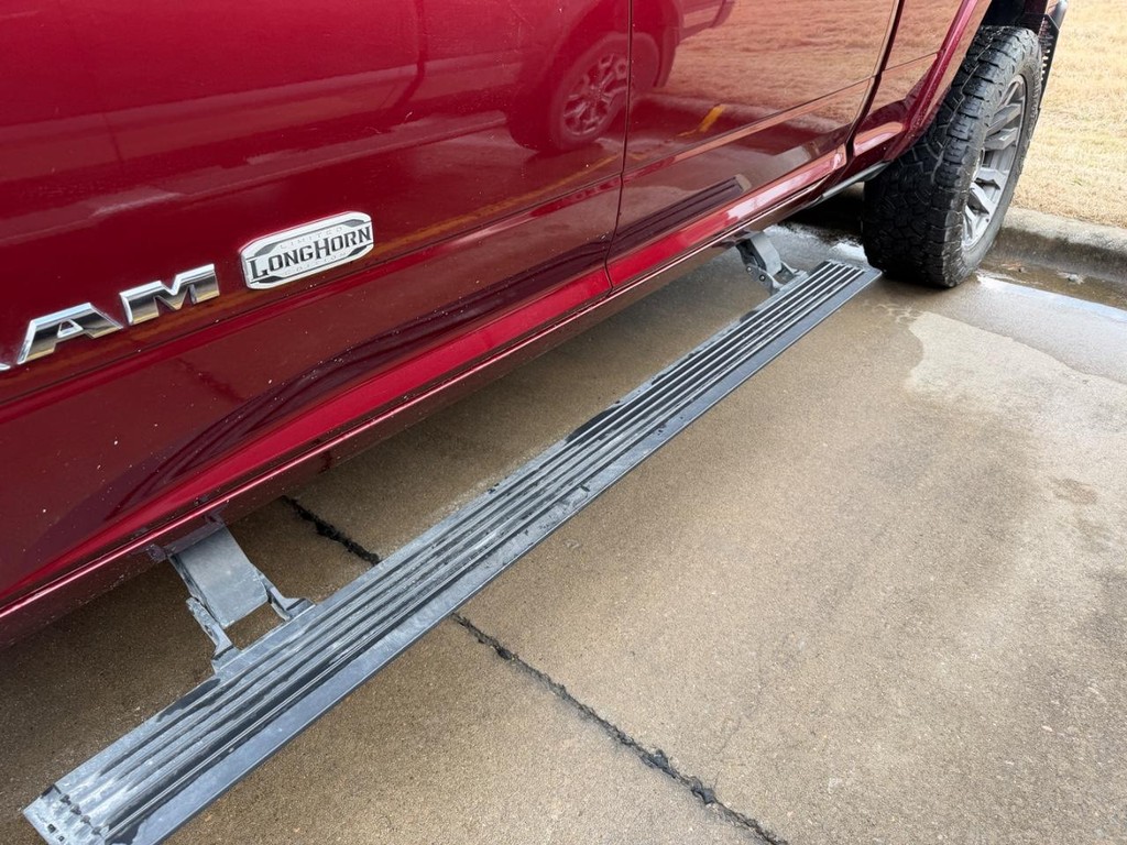 Ram 3500 Vehicle Full-screen Gallery Image 40