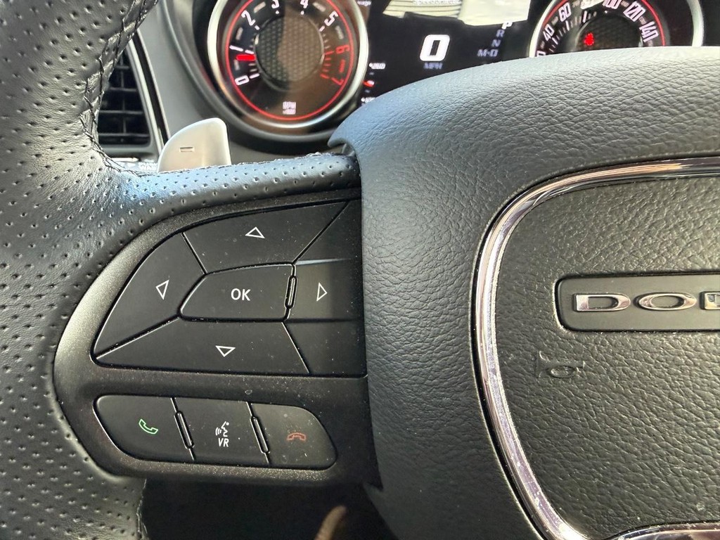 Dodge Challenger Vehicle Full-screen Gallery Image 14