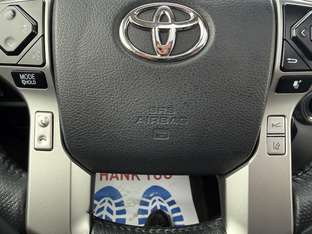 Toyota 4Runner Vehicle Full-screen Gallery Image 22