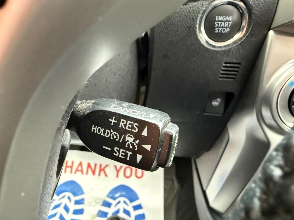 Toyota 4Runner Vehicle Full-screen Gallery Image 23