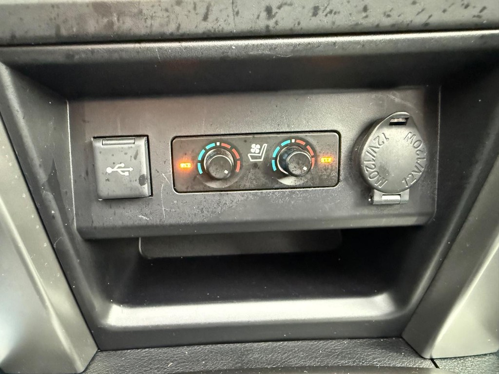 Toyota 4Runner Vehicle Full-screen Gallery Image 27