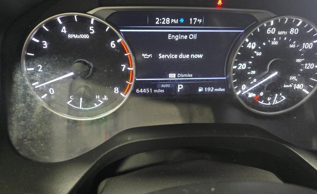 Nissan Rogue Vehicle Full-screen Gallery Image 04