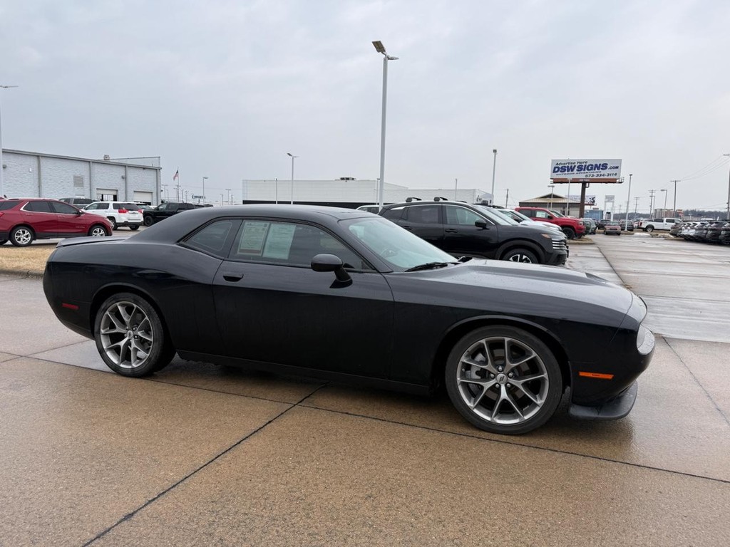 Dodge Challenger Vehicle Full-screen Gallery Image 01