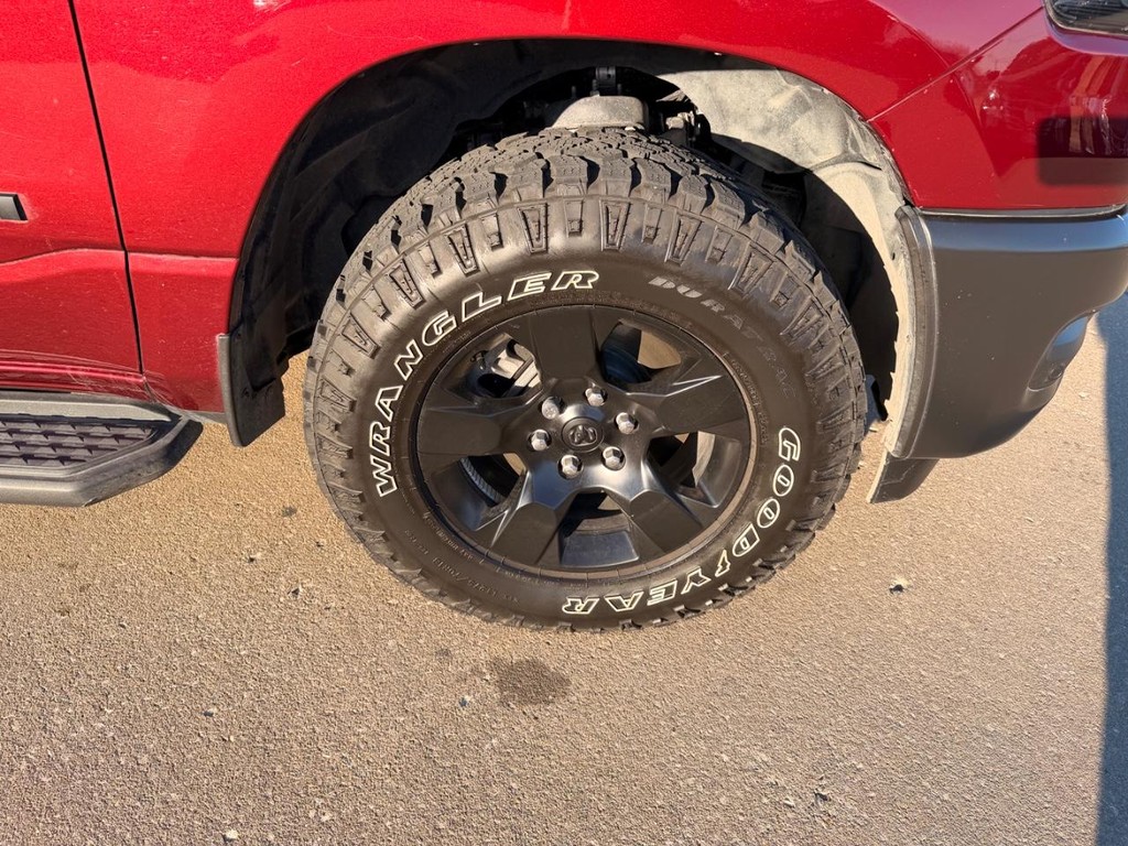 Ram 1500 Vehicle Full-screen Gallery Image 02