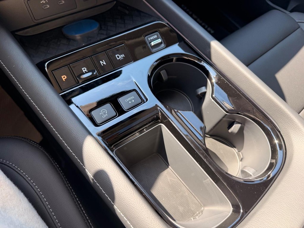 Nissan MURANO Vehicle Full-screen Gallery Image 09