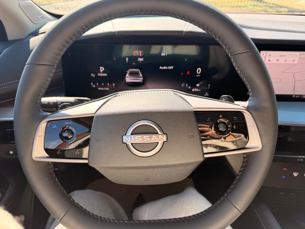 Nissan MURANO Vehicle Full-screen Gallery Image 16