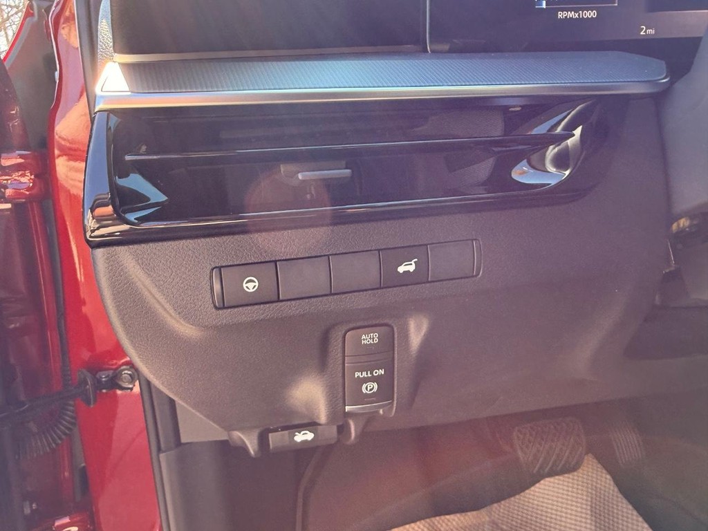 Nissan MURANO Vehicle Full-screen Gallery Image 18