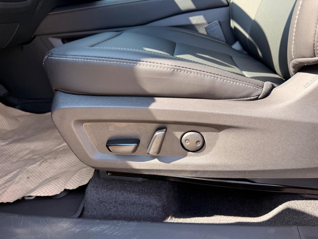 Nissan MURANO Vehicle Full-screen Gallery Image 19