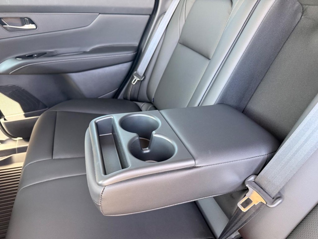 Nissan MURANO Vehicle Full-screen Gallery Image 26