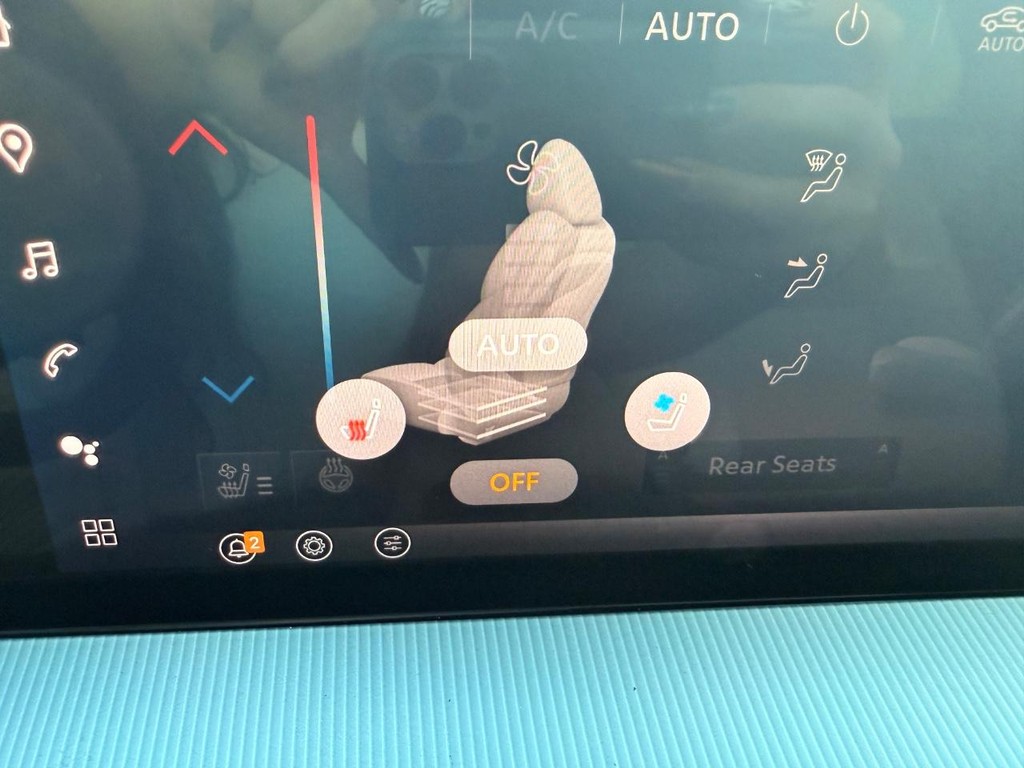 Nissan Murano Vehicle Full-screen Gallery Image 10