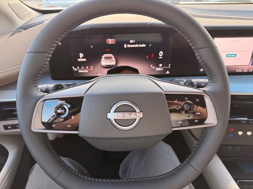 Nissan Murano Vehicle Full-screen Gallery Image 17