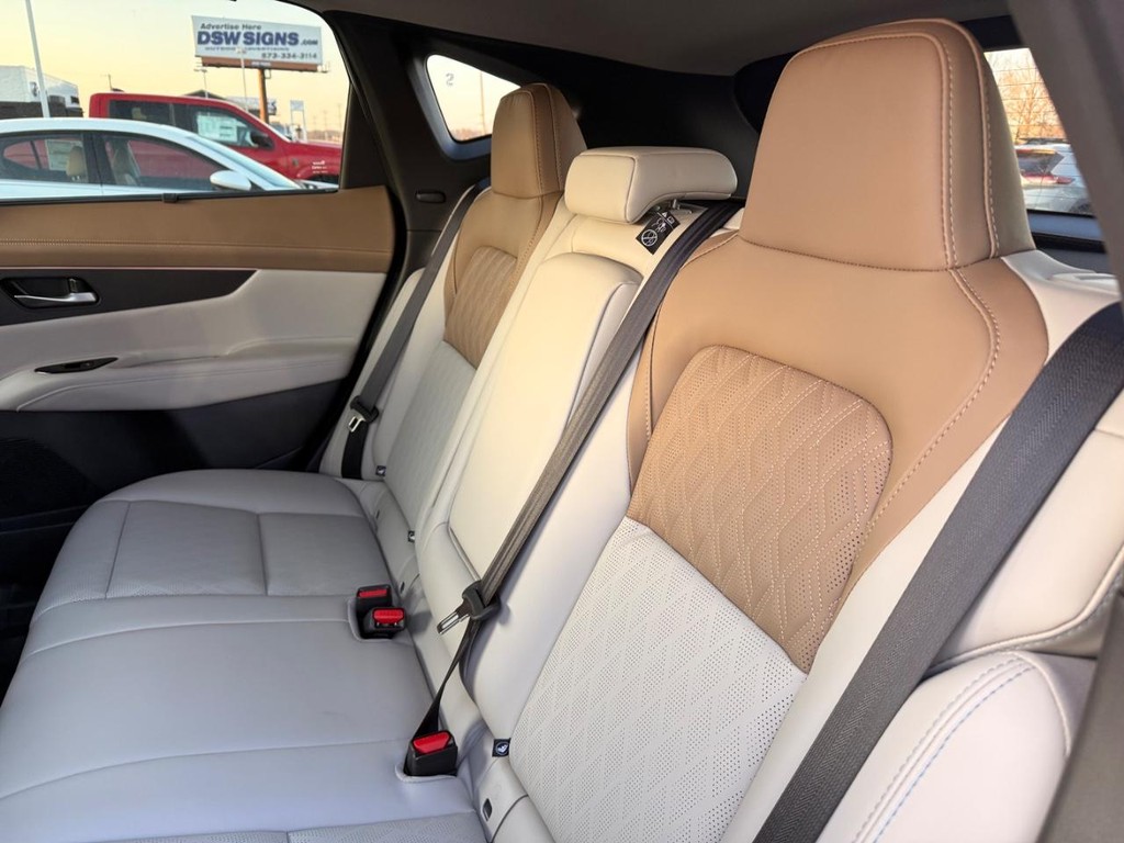 Nissan Murano Vehicle Full-screen Gallery Image 28