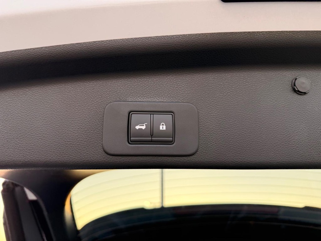 Nissan Murano Vehicle Full-screen Gallery Image 29