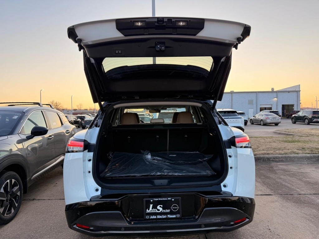 Nissan Murano Vehicle Full-screen Gallery Image 30