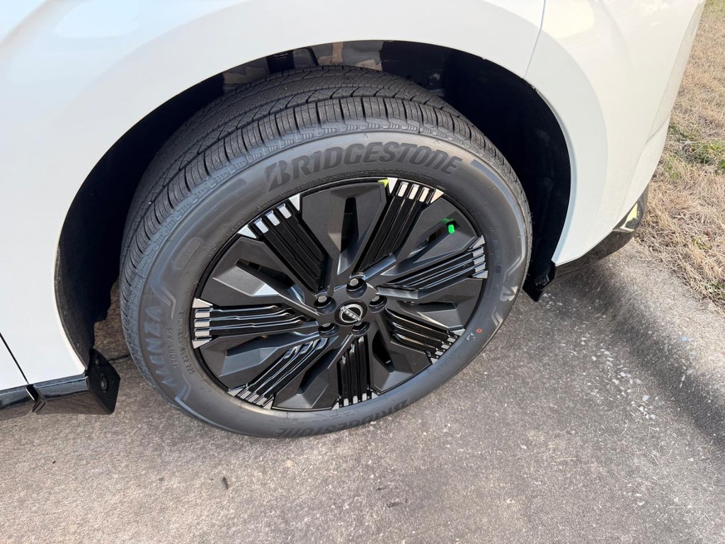 Nissan Murano Vehicle Full-screen Gallery Image 32