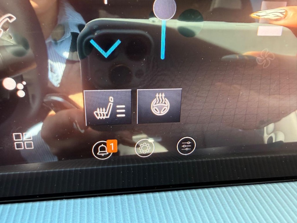 Nissan Murano Vehicle Full-screen Gallery Image 03