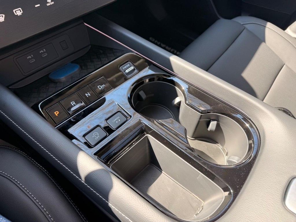 Nissan Murano Vehicle Full-screen Gallery Image 05