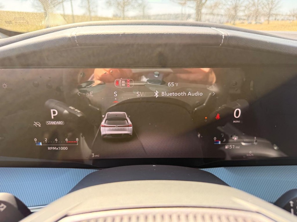 Nissan Murano Vehicle Full-screen Gallery Image 09