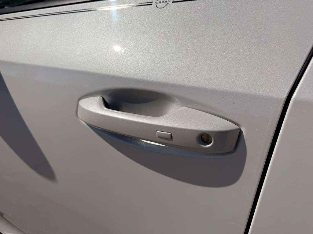 Nissan Murano Vehicle Full-screen Gallery Image 22