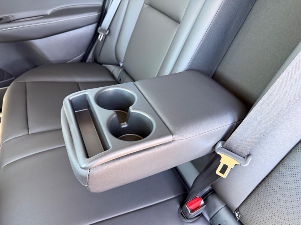 Nissan Murano Vehicle Full-screen Gallery Image 24