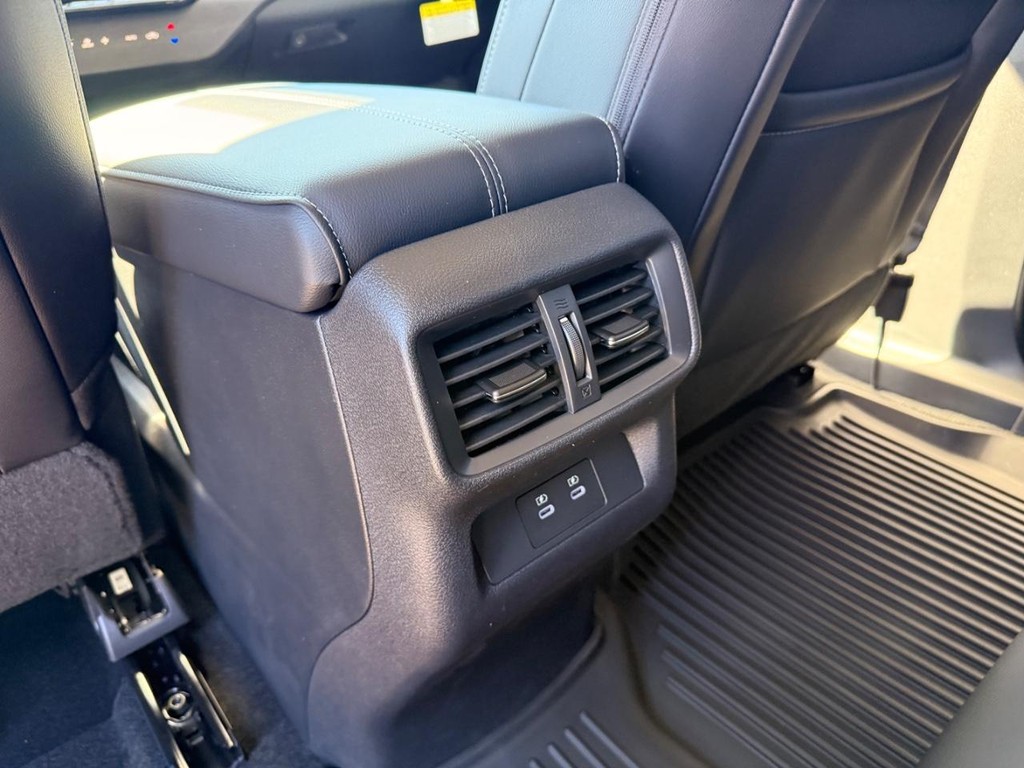 Nissan Murano Vehicle Full-screen Gallery Image 25