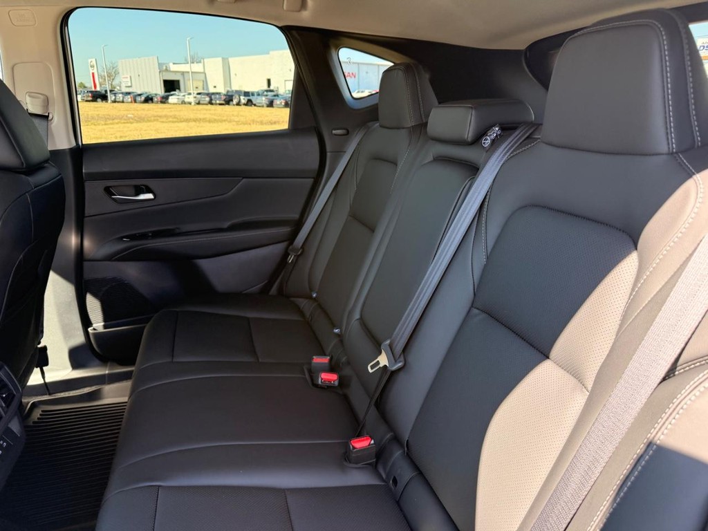 Nissan Murano Vehicle Full-screen Gallery Image 26