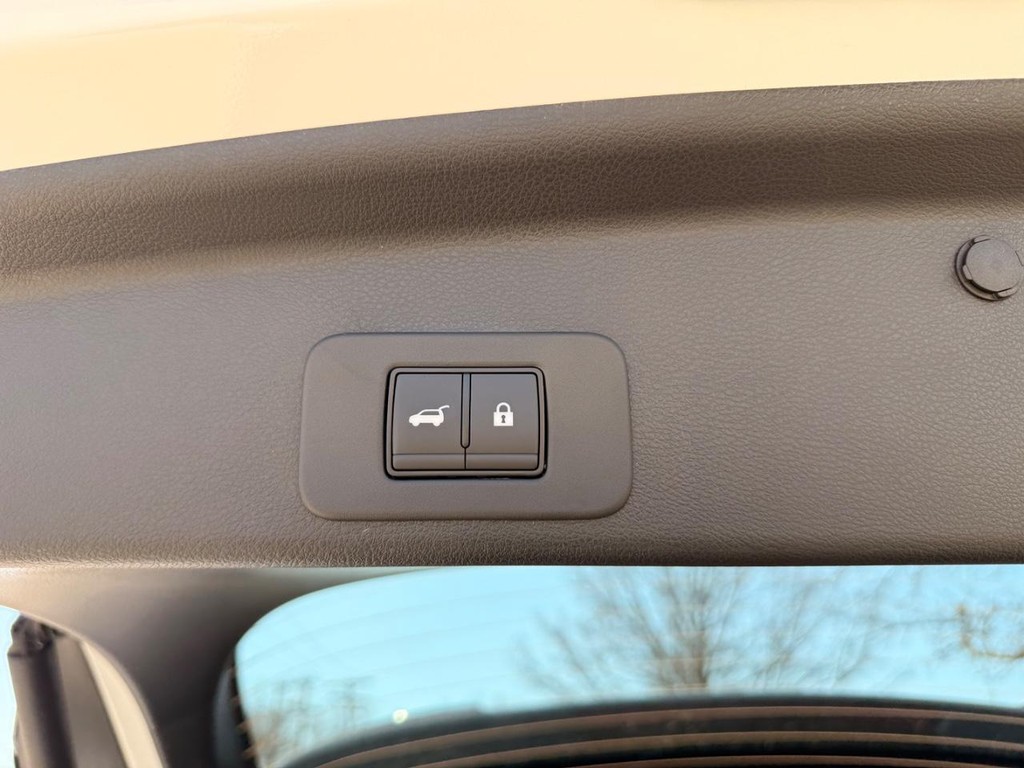 Nissan Murano Vehicle Full-screen Gallery Image 27