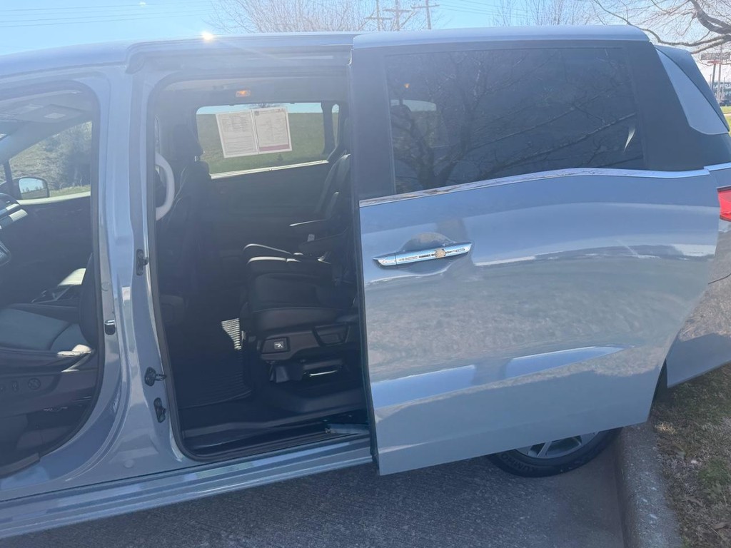 Honda Odyssey Vehicle Full-screen Gallery Image 13