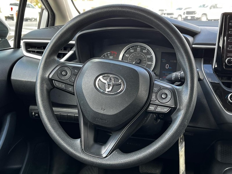 Toyota Corolla Vehicle Image 12
