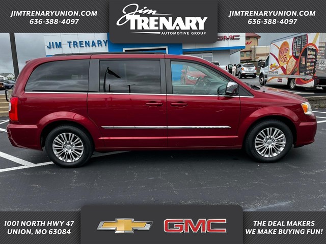 more details - chrysler town & country