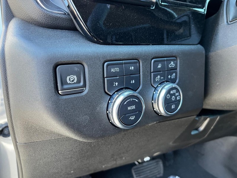 GMC Sierra 2500HD Vehicle Image 12