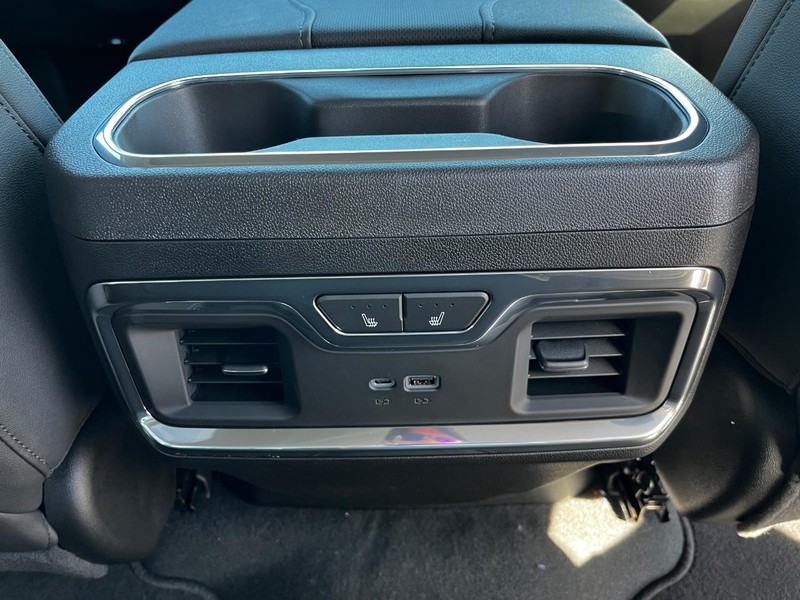 GMC Sierra 2500HD Vehicle Image 06