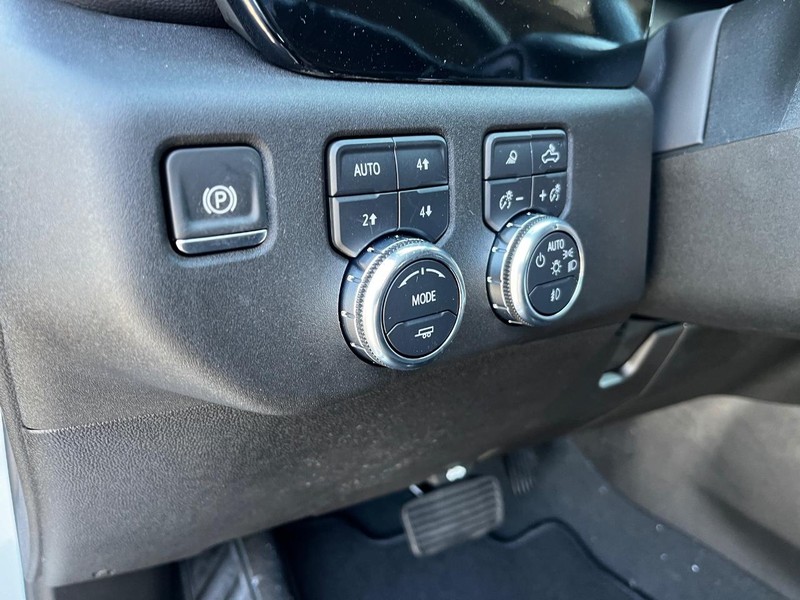 GMC Sierra 2500HD Vehicle Image 12
