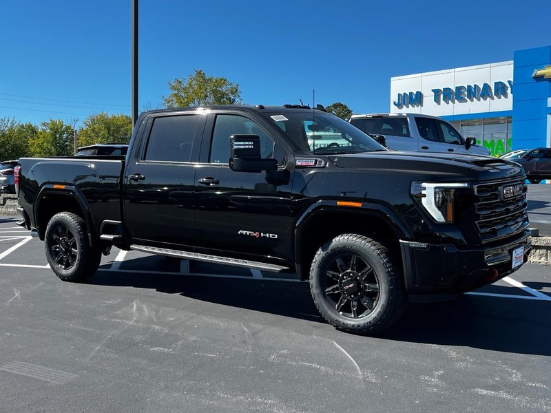 GMC Sierra 2500HD Vehicle Image 02