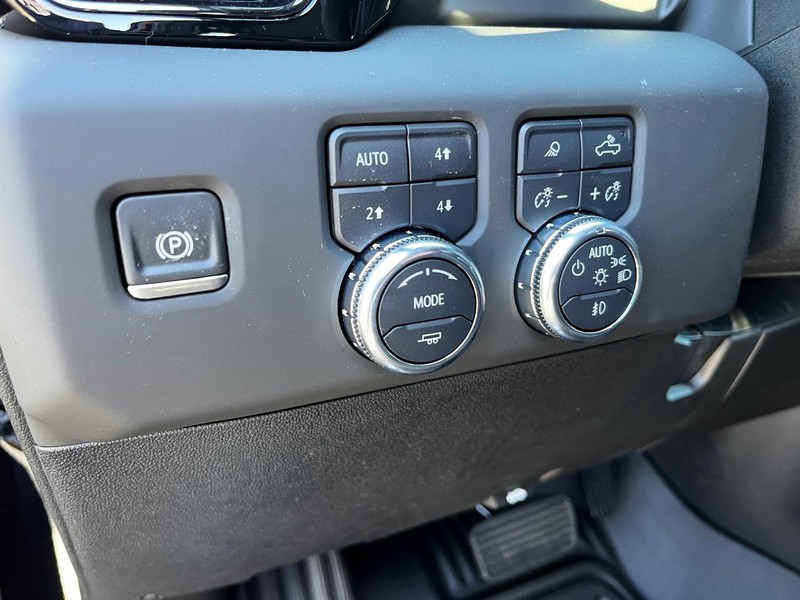 GMC Sierra 2500HD Vehicle Image 13