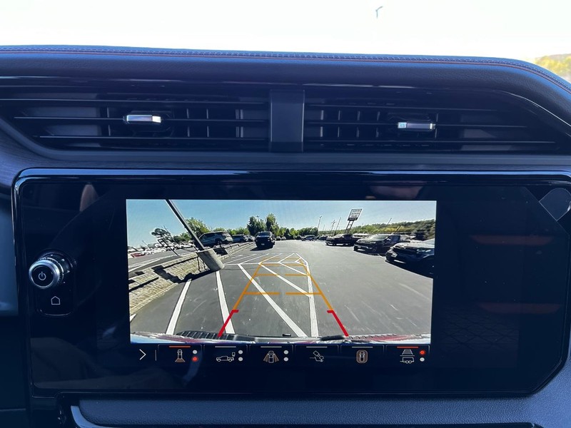 GMC Sierra 2500HD Vehicle Image 19