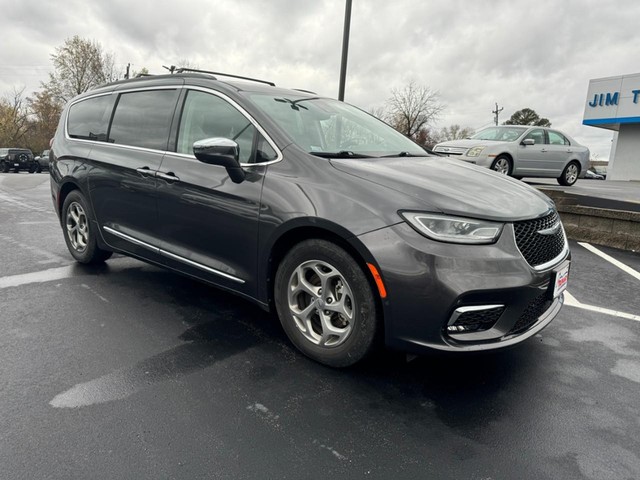 Used 2022 Chrysler Pacifica Limited with VIN 2C4RC1GG0NR182402 for sale in Union, MO