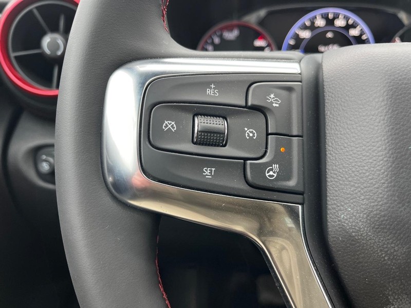 Chevrolet Blazer Vehicle Image 12