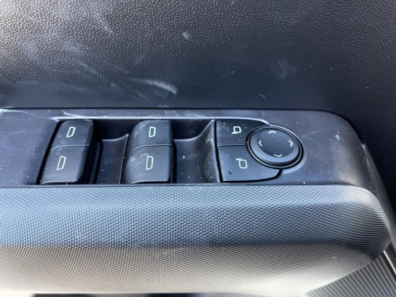 Chevrolet Colorado Vehicle Image 09