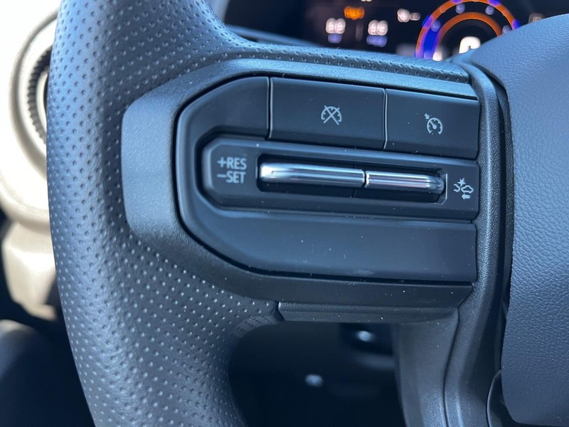 Chevrolet Colorado Vehicle Image 11