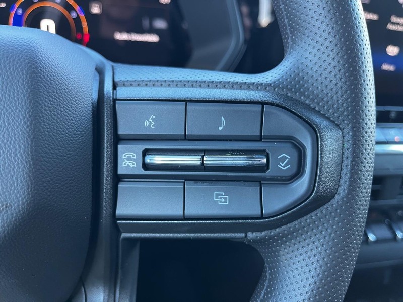 Chevrolet Colorado Vehicle Image 12