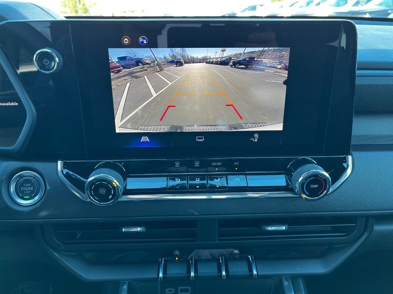 Chevrolet Colorado Vehicle Image 16