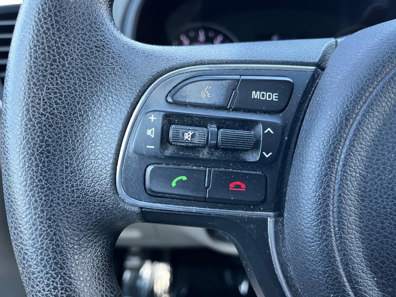 Kia Sportage Vehicle Image 16