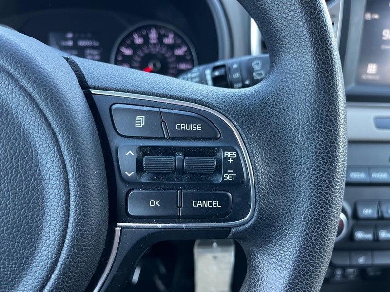 Kia Sportage Vehicle Image 17