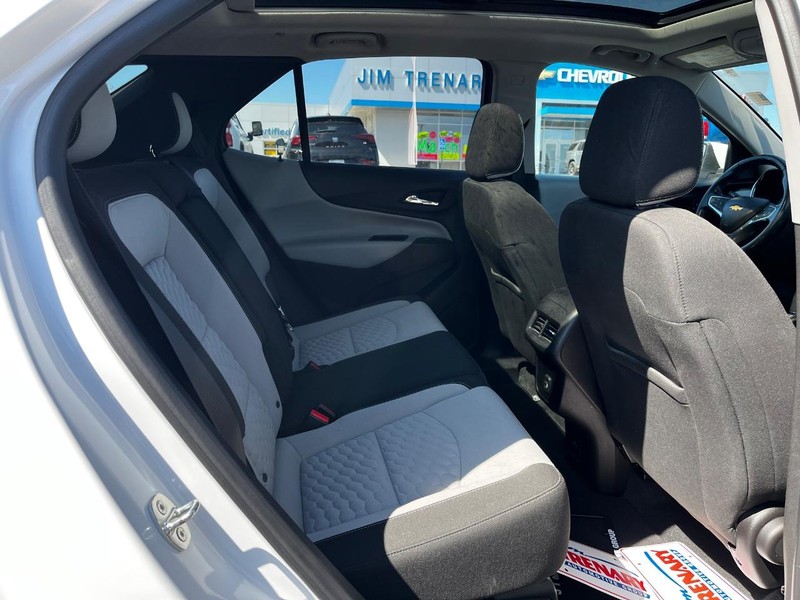 Chevrolet Equinox Vehicle Image 10