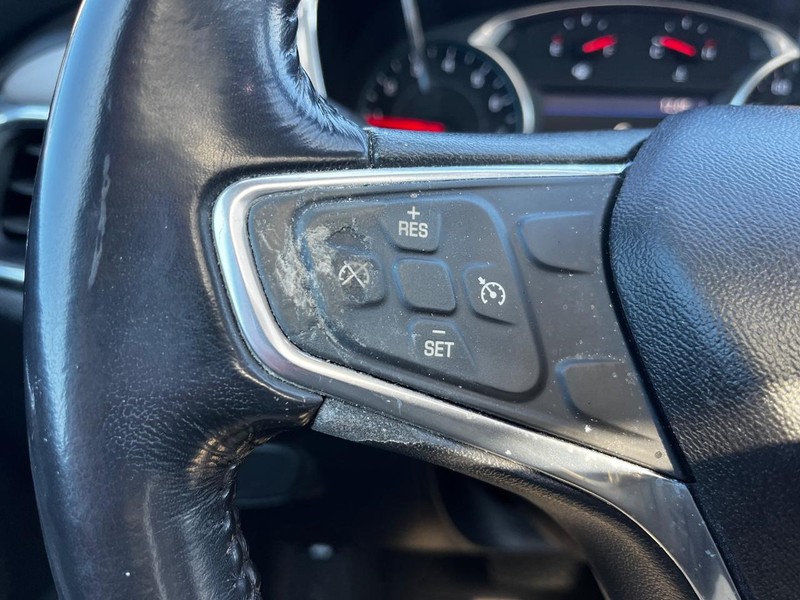 Chevrolet Equinox Vehicle Image 17